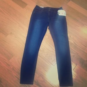Regular rise skinny ankle jeans